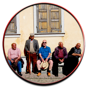 Probesitzen mit den alten Herren im kleinen Bergdorf Burgos auf Sardinien (2013) 